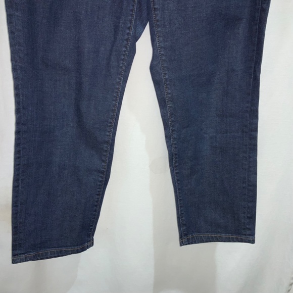 Ann Taylor Loft curvy crop jeans  Sz 8 denim zip & button closure - Picture 2 of 7